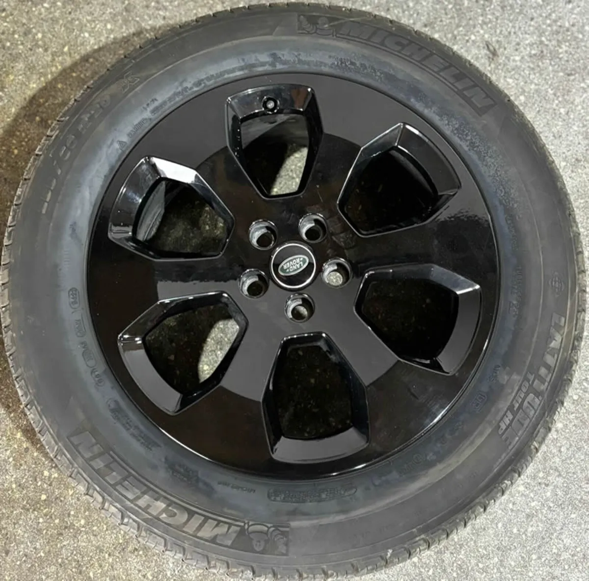20" GENUINE OEM DEFENDER TYRES WHEELS & TYRES - Image 4