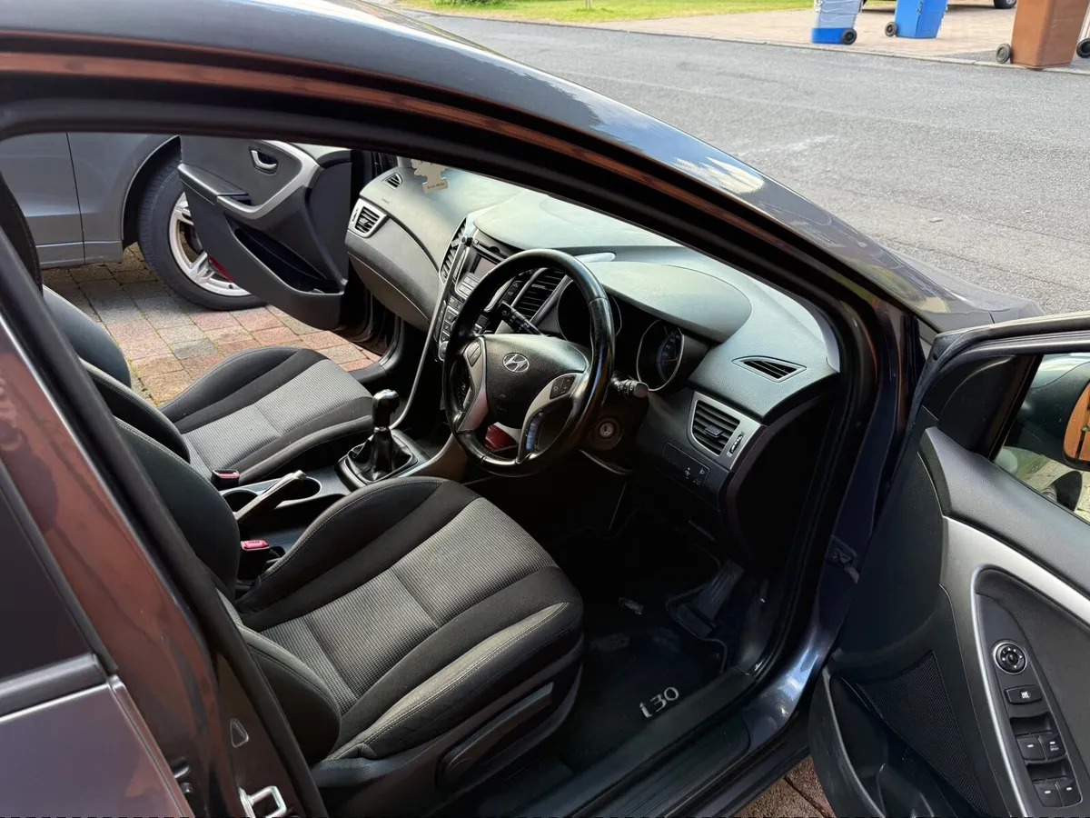 Hyundai i30 2015 - Image 2