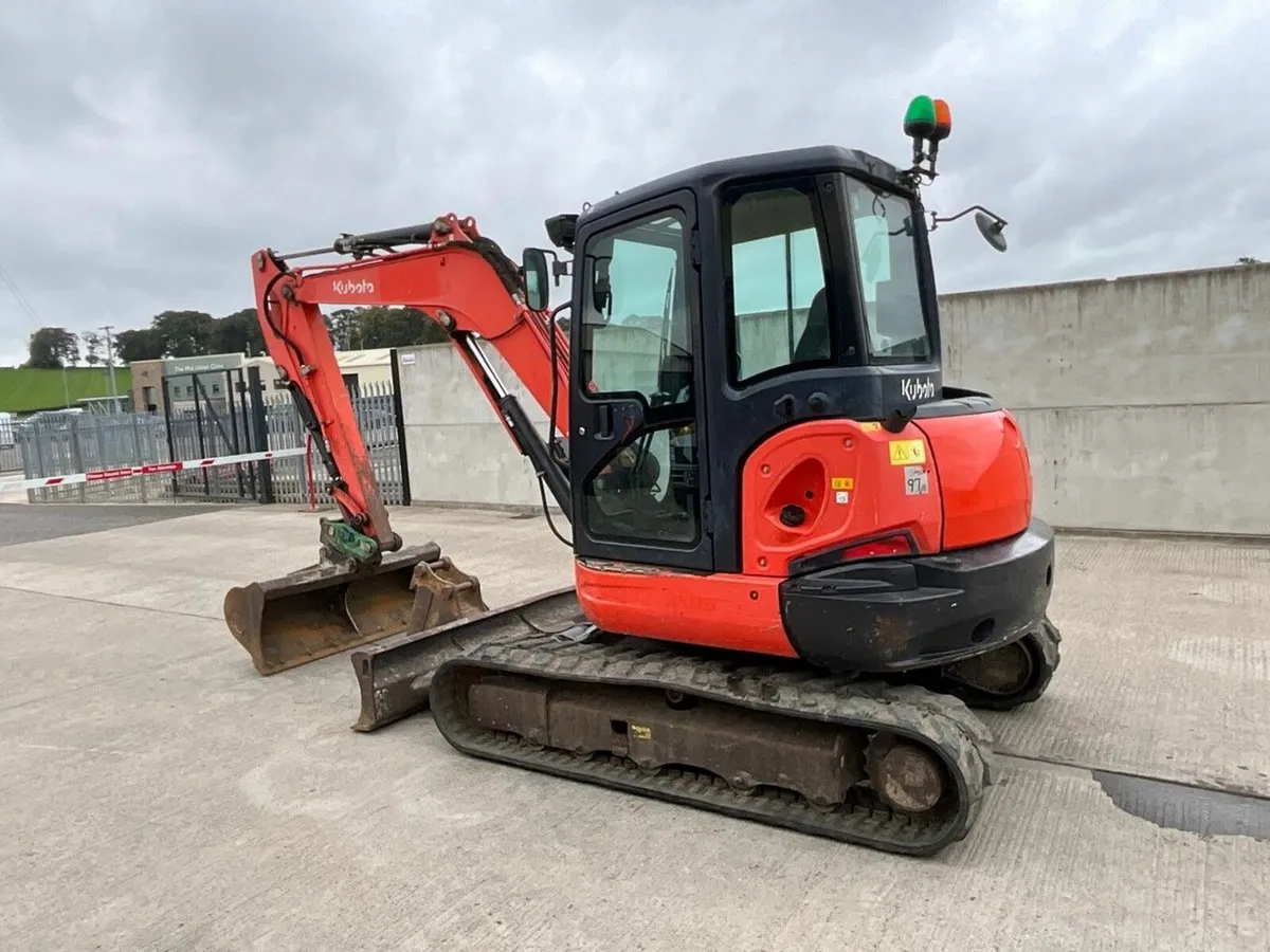 KUBOTA KX057-4 5.5 TON MIDI EXCAVATOR - Image 4