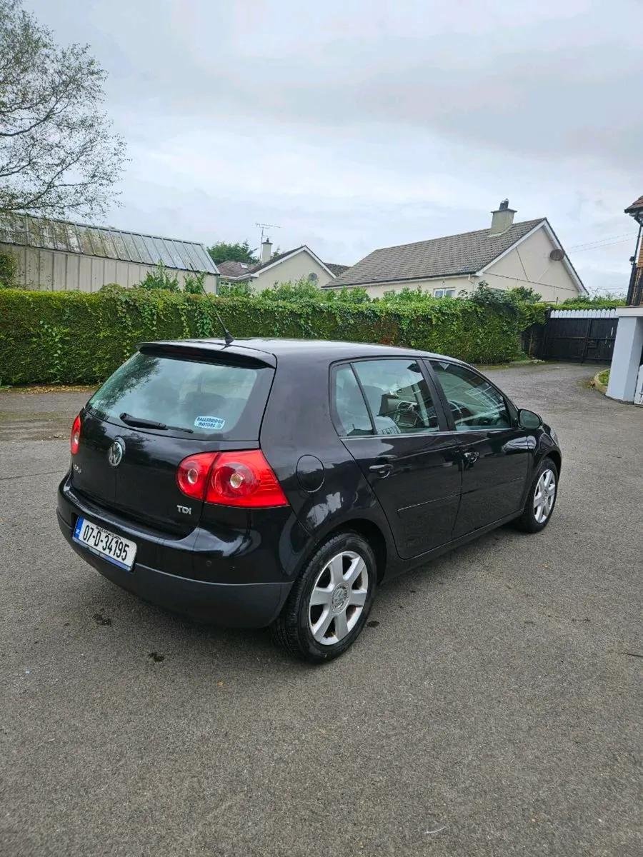 Volkswagen golf - Image 4