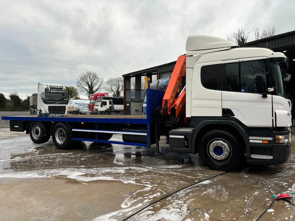 Scania Hiab 6x2 rear lift - Image 1