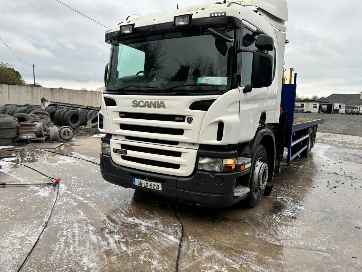 Scania Hiab 6x2 rear lift - Image 2