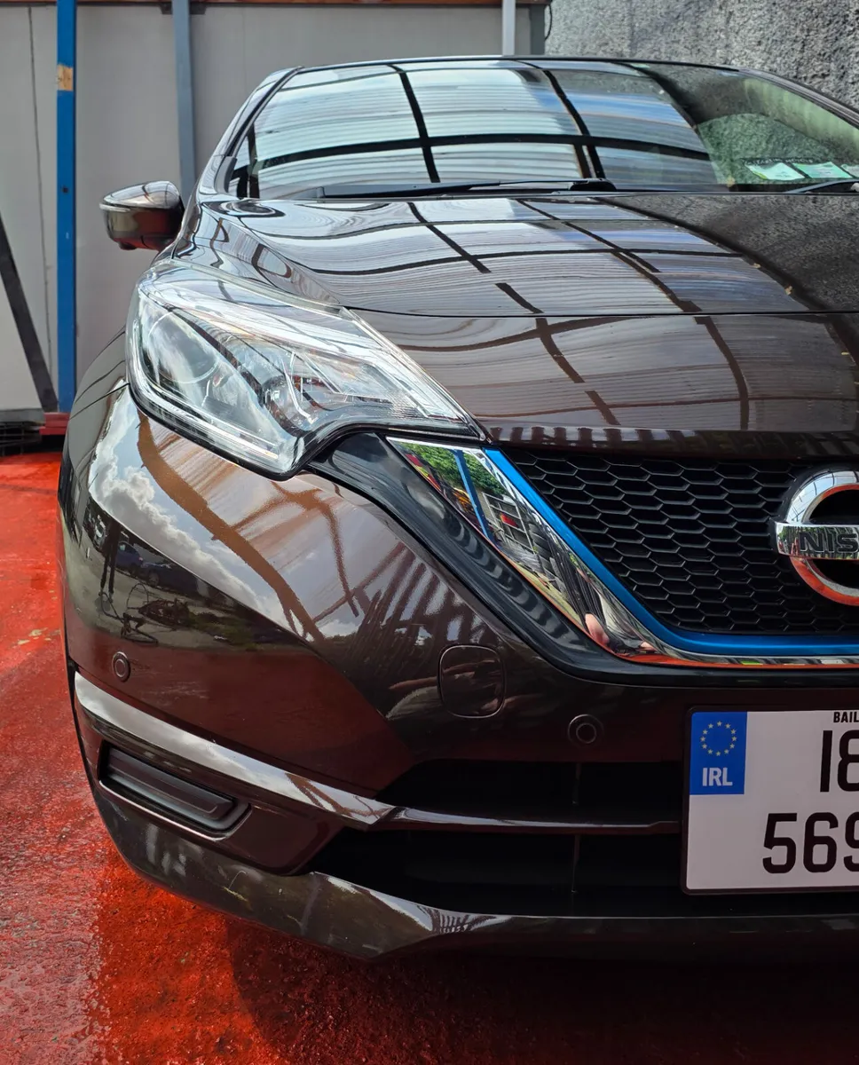 2018 Nissan - Image 4