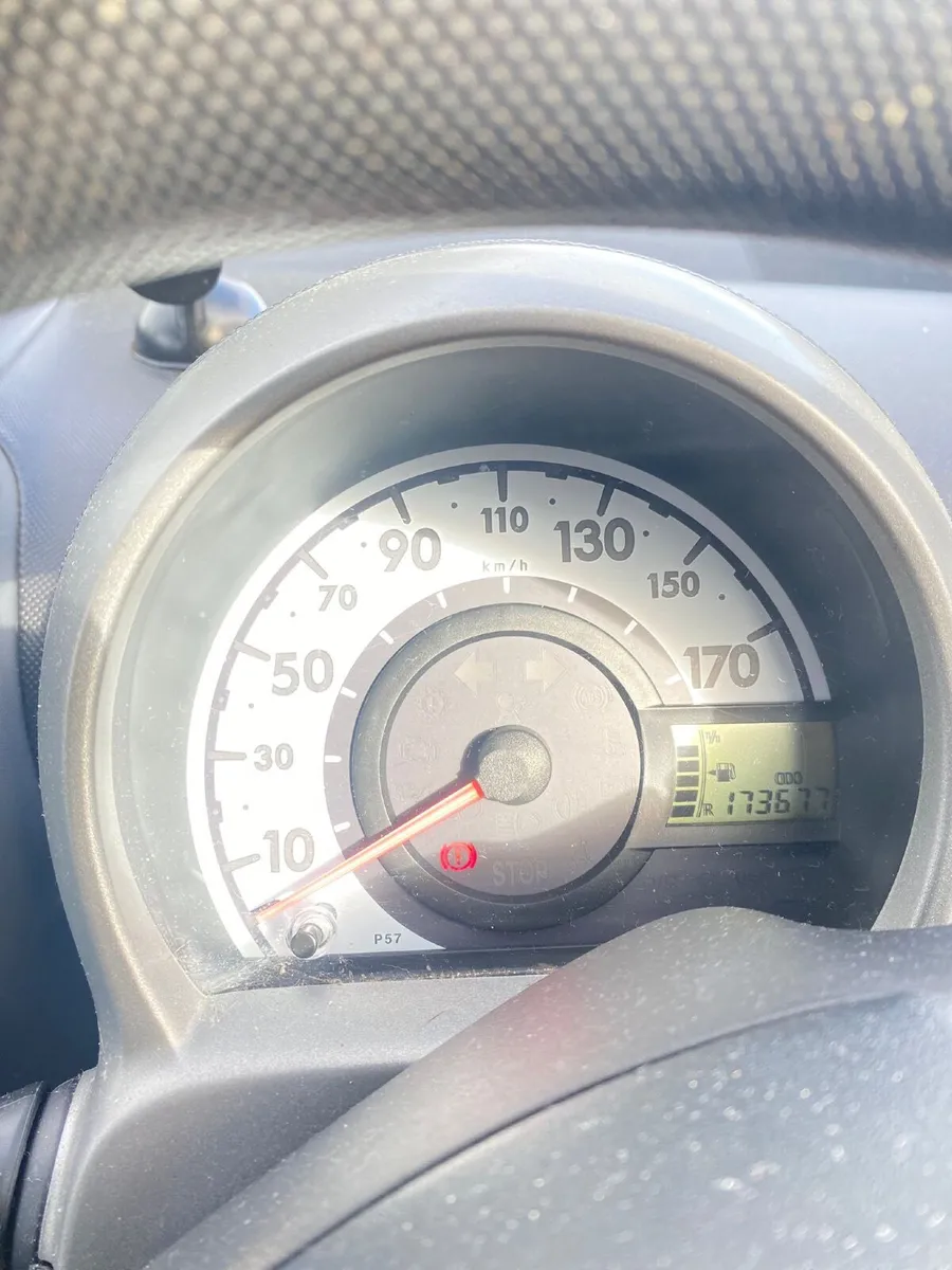 Toyota Aygo 2012 - Image 2