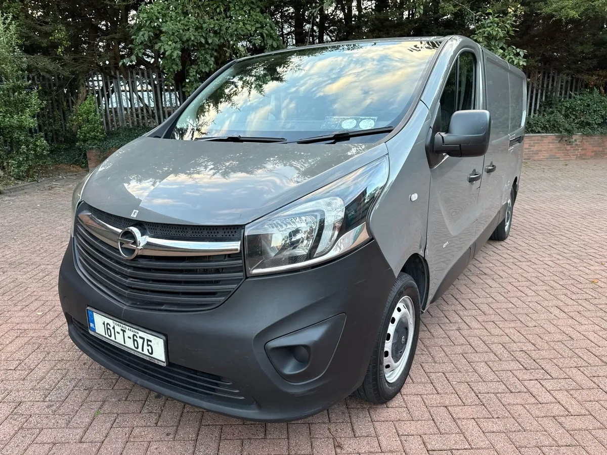 Opel Vivaro - Image 1