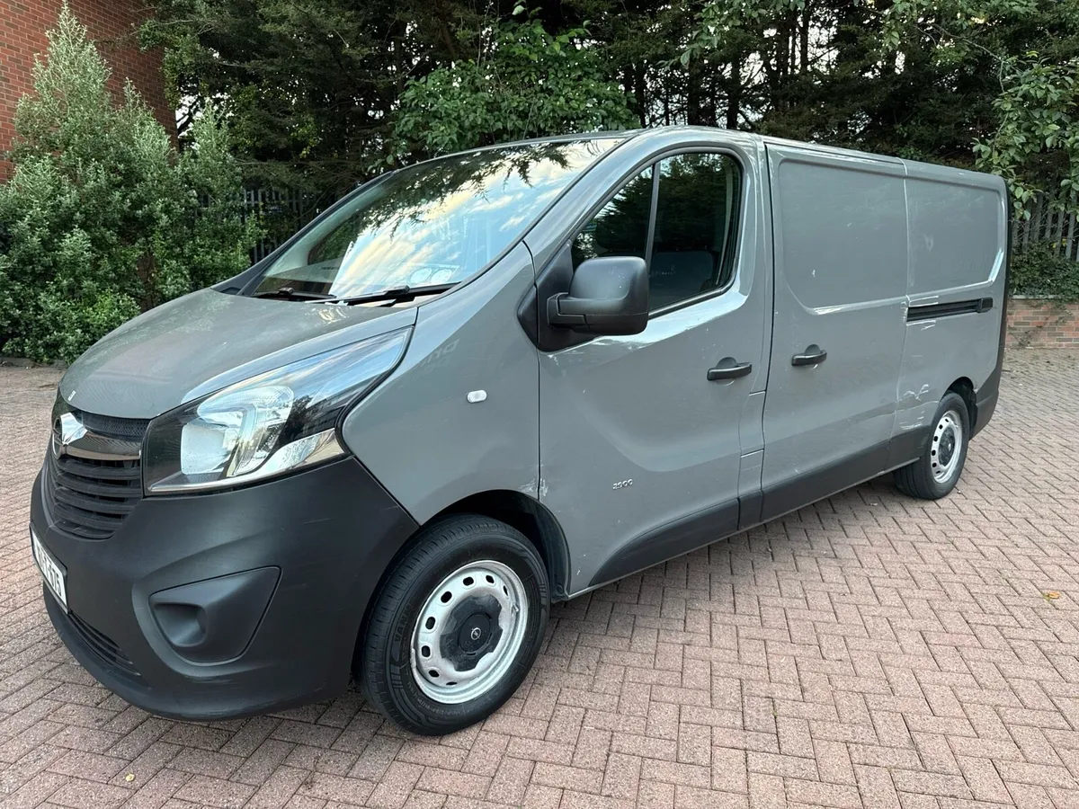 Opel Vivaro - Image 2