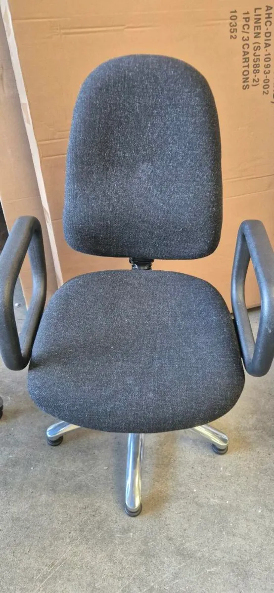 Office chairs x11 - Image 2