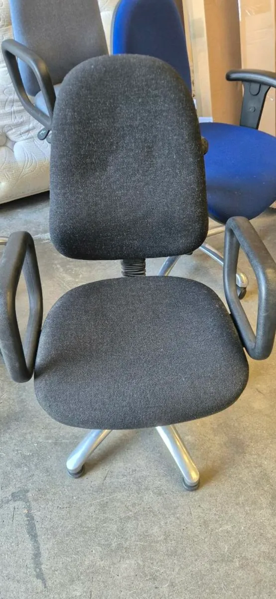 Office chairs x11 - Image 3