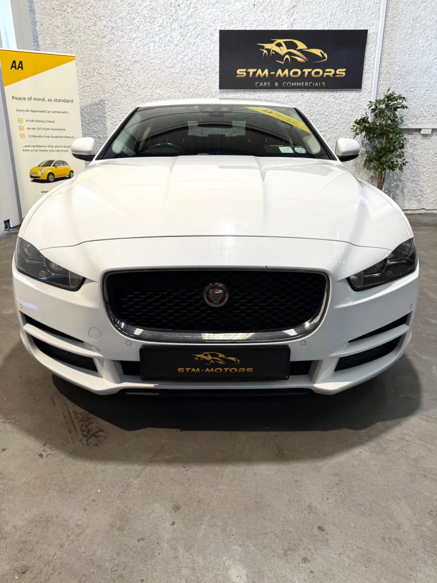 Jaguar XE 2016 - Image 2