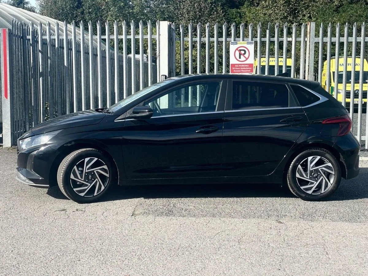 Hyundai i20 Deluxe Plus - Image 4