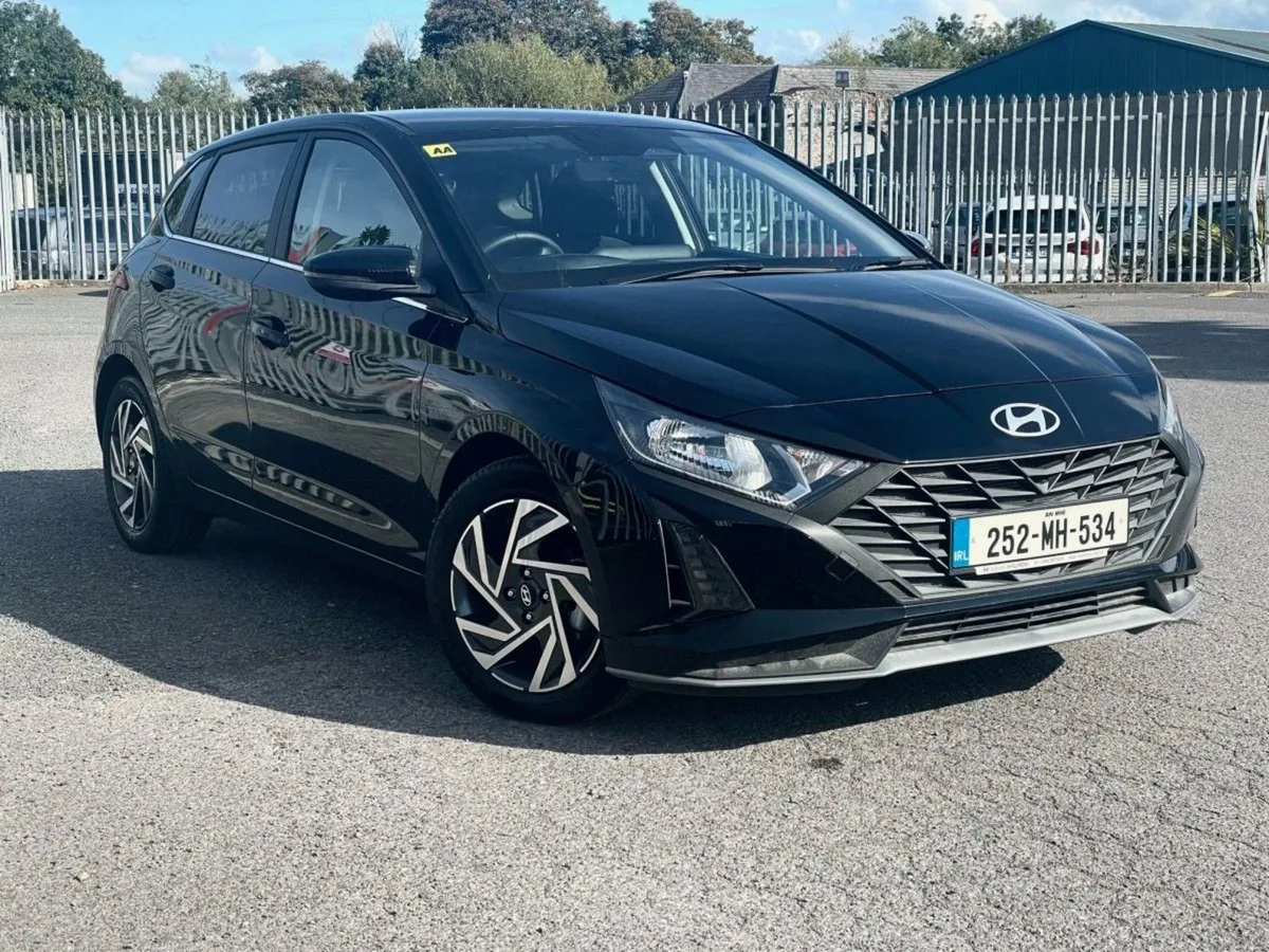 Hyundai i20 Deluxe Plus - Image 1