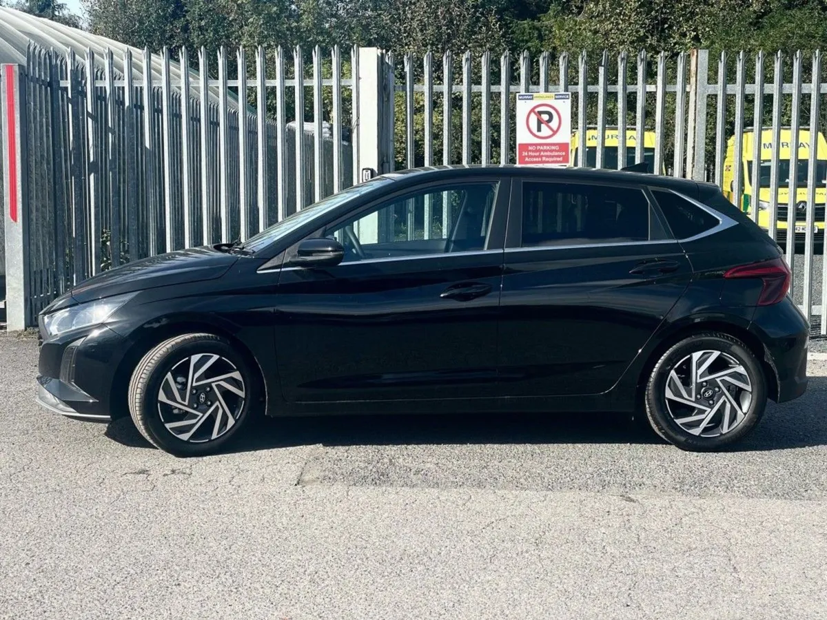 Hyundai i20 Deluxe Plus - Image 4
