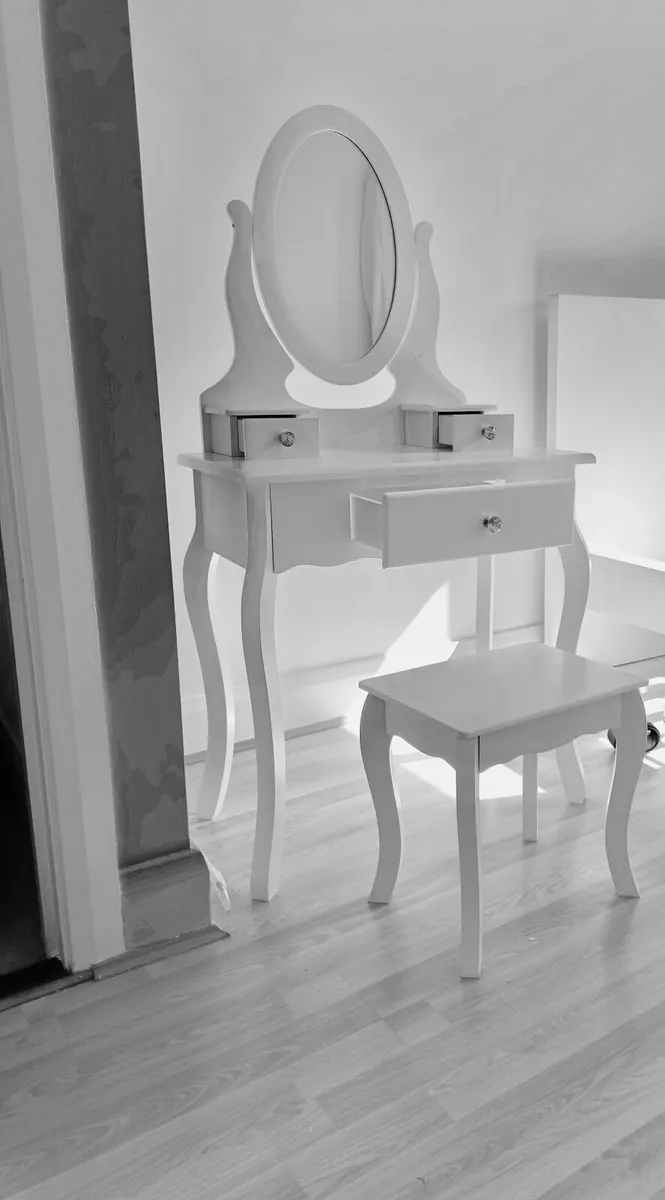 Girls Dressing Table with Mirror and Stool - Image 3