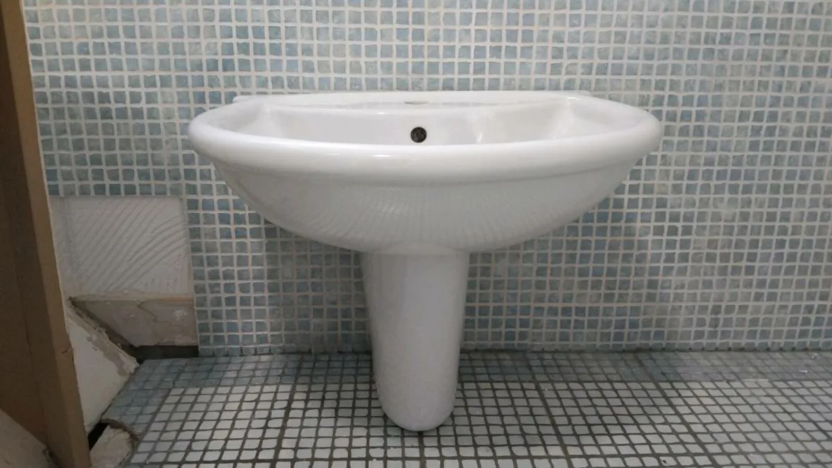 Wash Hand basin - Image 1