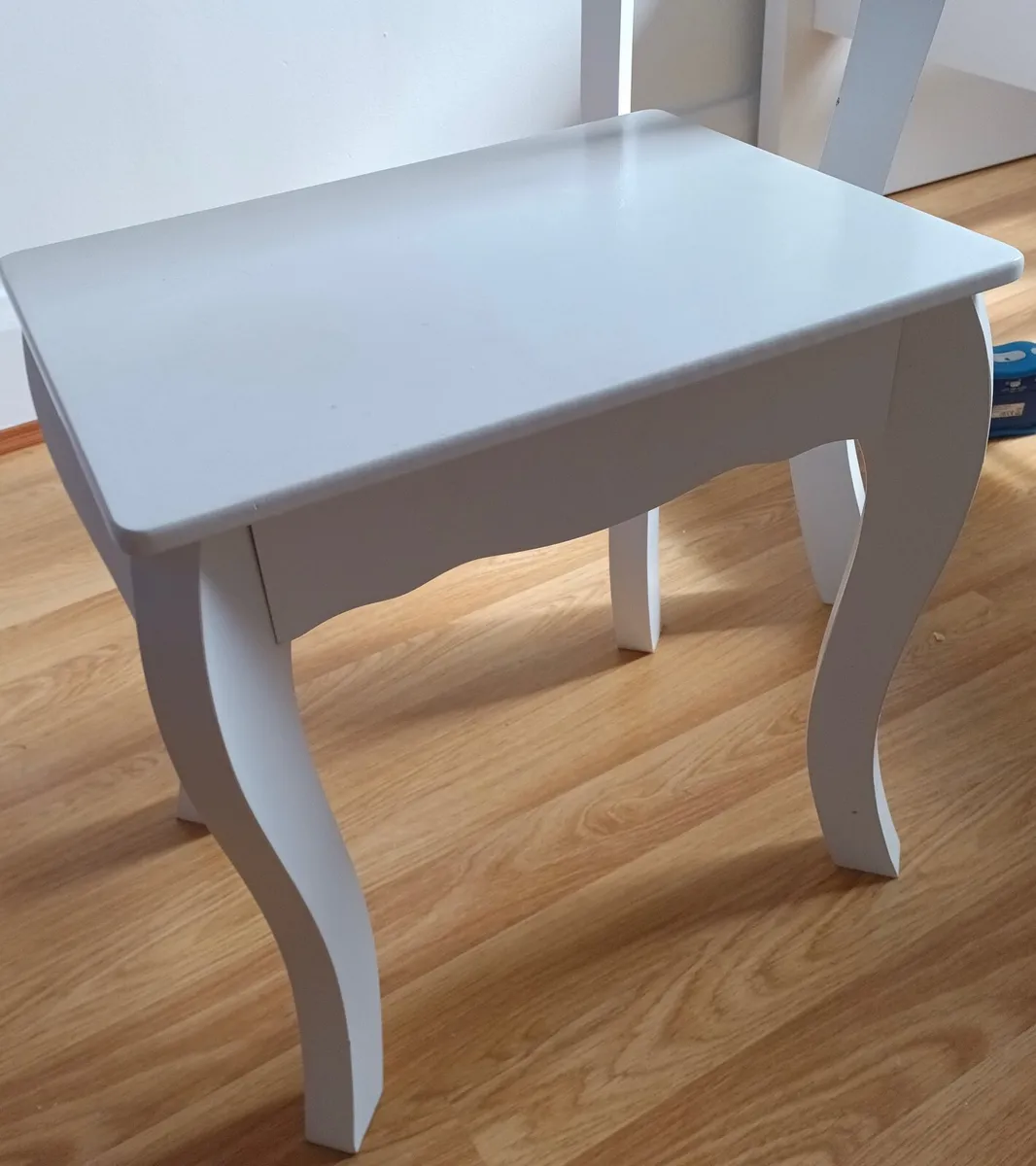 Girls Dressing Table with Mirror and Stool - Image 4