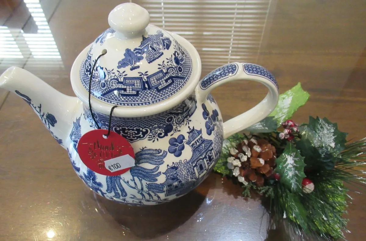 vintage Churchill Willow Teapot kitchen cottage - Image 1