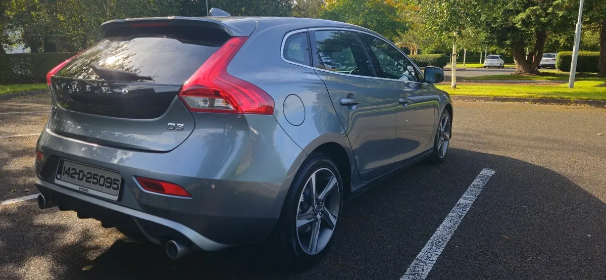 Volvo V40 D3 2014 (5-Cylinders, NCT'd & TAX'd) - Image 4