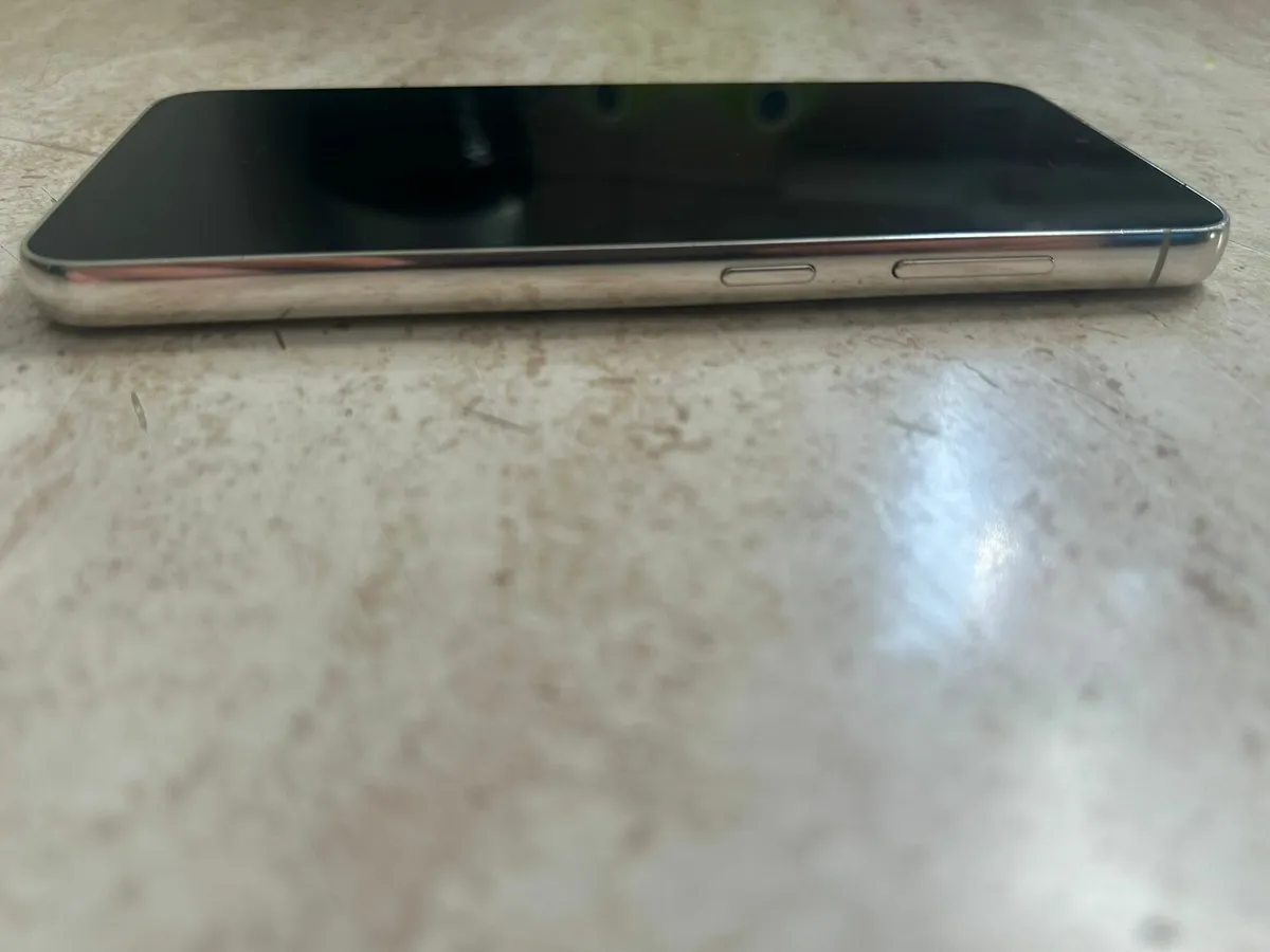Samsung S23 128gb Dual Sim any Network - Image 3