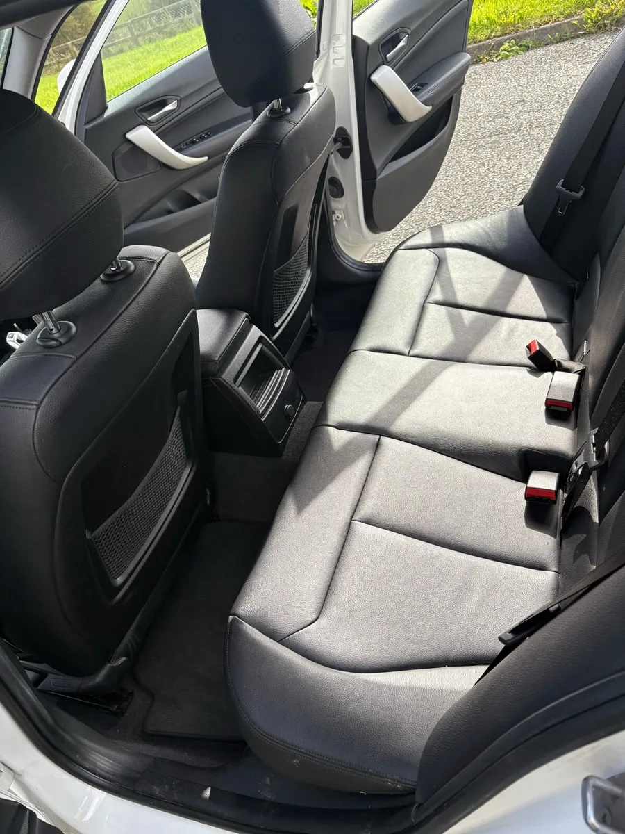 Car - Image 4