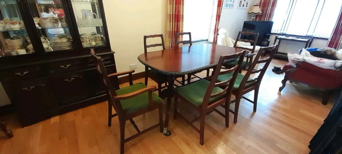 Rossmore Dining table & 6 chairs - Image 1