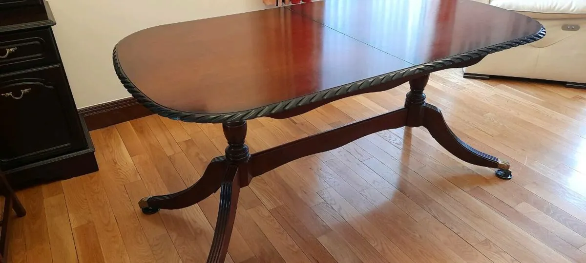 Rossmore Dining table & 6 chairs - Image 3