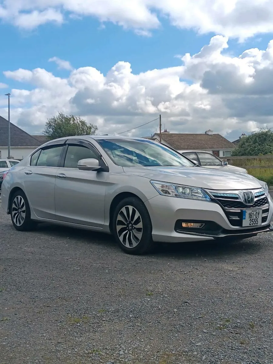 Honda Accord hybrid CR6 - Image 3