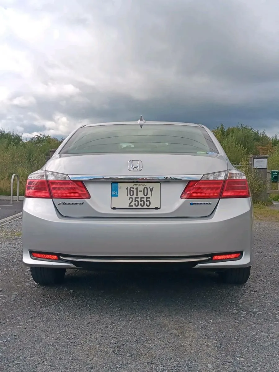 Honda Accord hybrid CR6 - Image 4