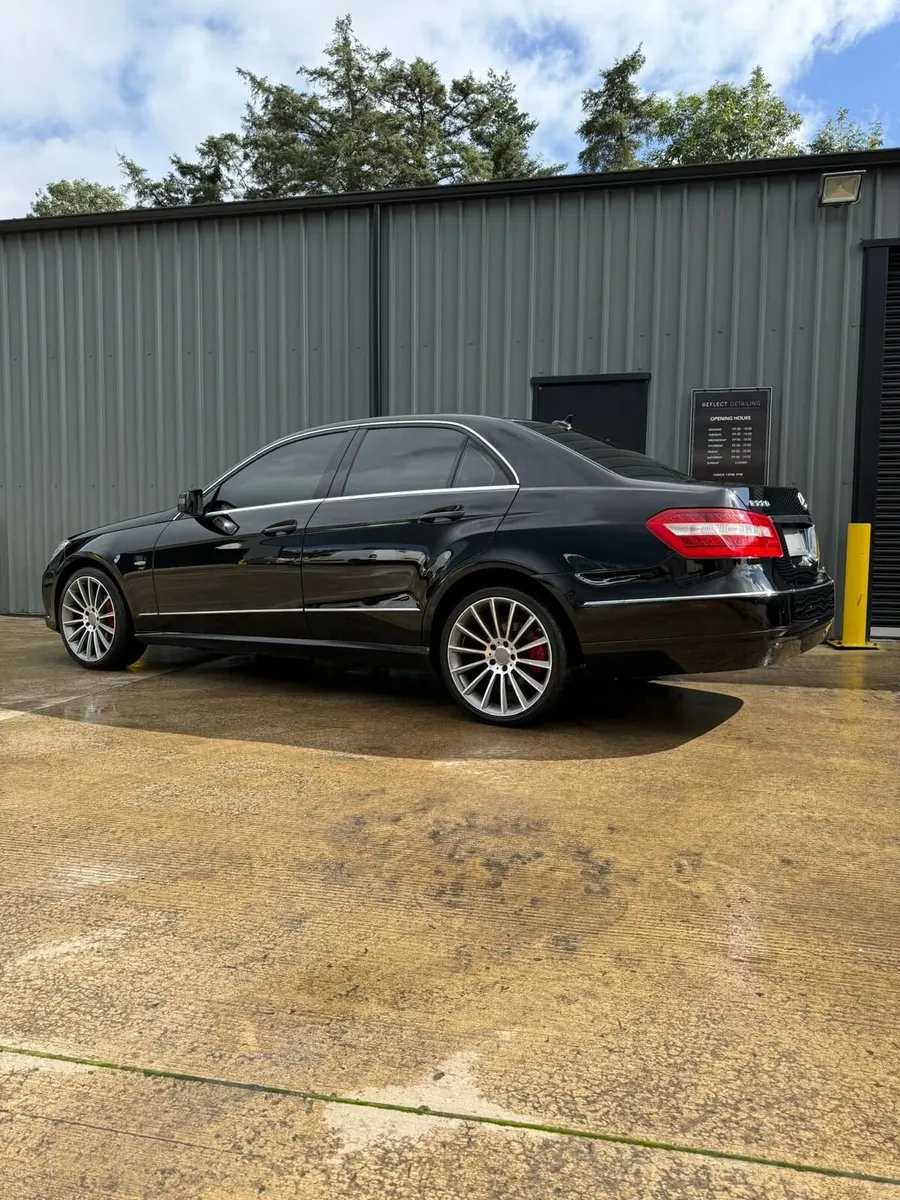 Mercedes-Benz E220 - Image 3