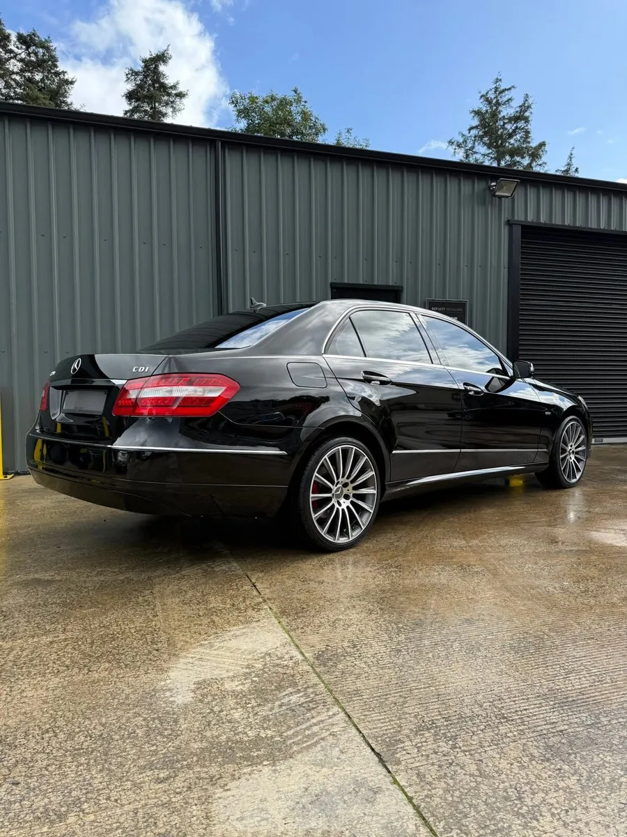 Mercedes-Benz E220 - Image 4