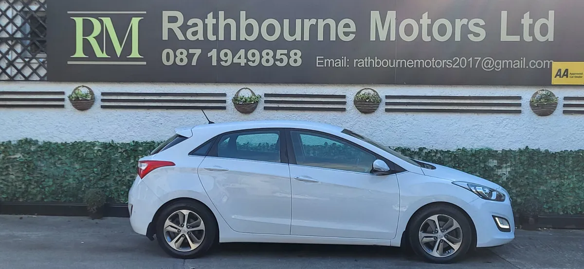 Hyundai i30 2016 Diesel 1.6 Deluxe (One owner) - Image 3