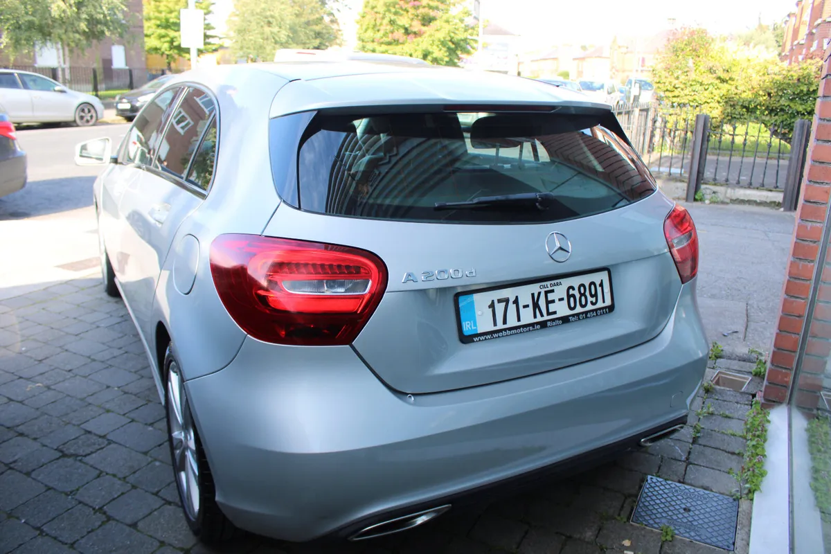 Mercedes-Benz A-Class A200d SPORT 2017 AUTOMATIC - Image 4