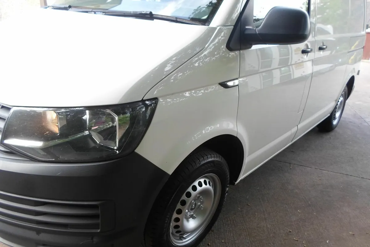Volkswagen Transporter 2019 - Image 2