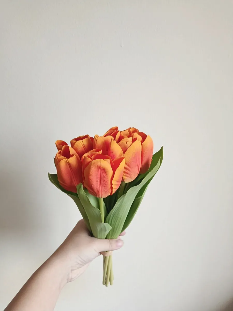 Lot of 7 colours Artificial tulips - Image 2
