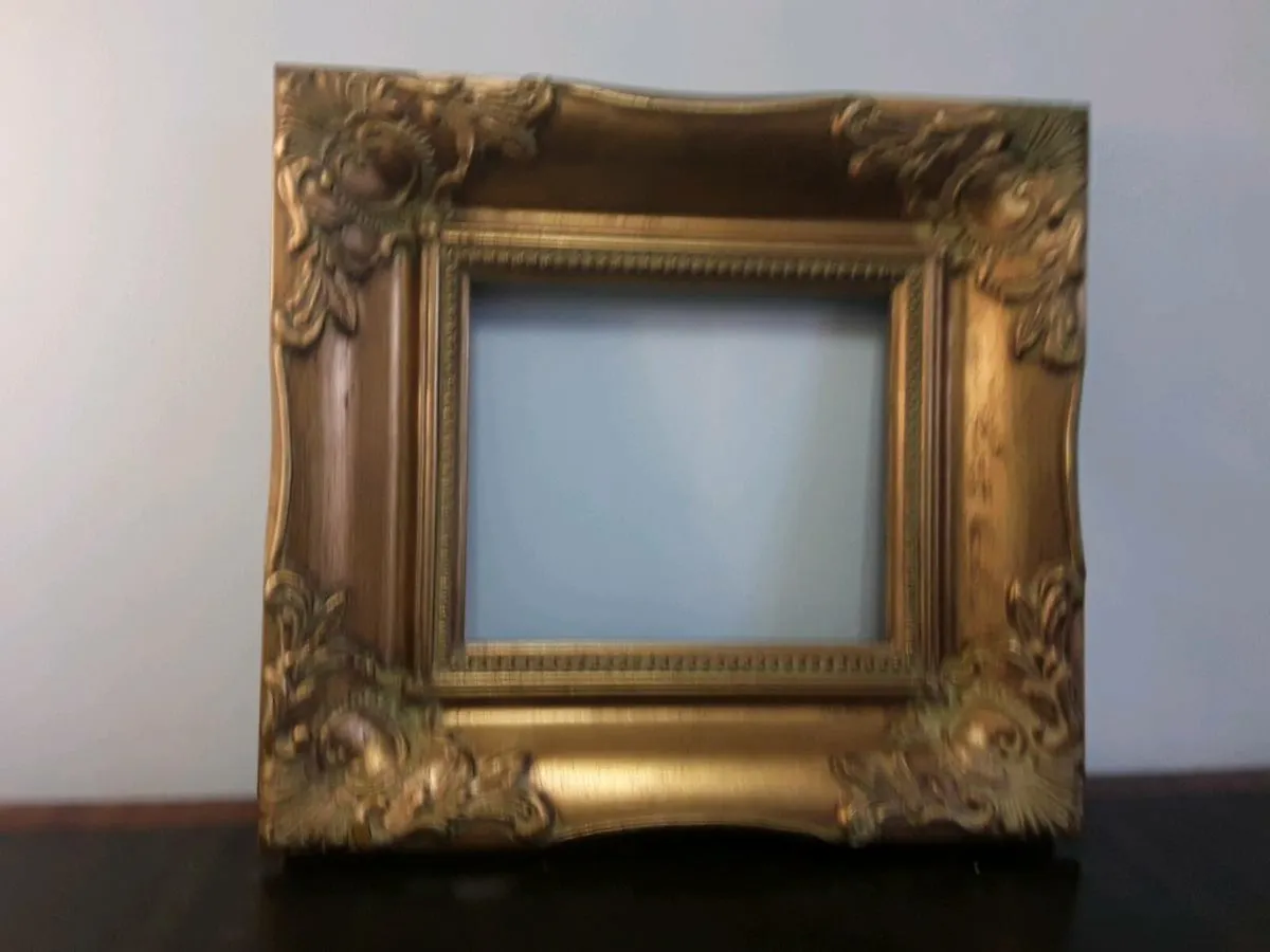 ARTISTS FRAMES