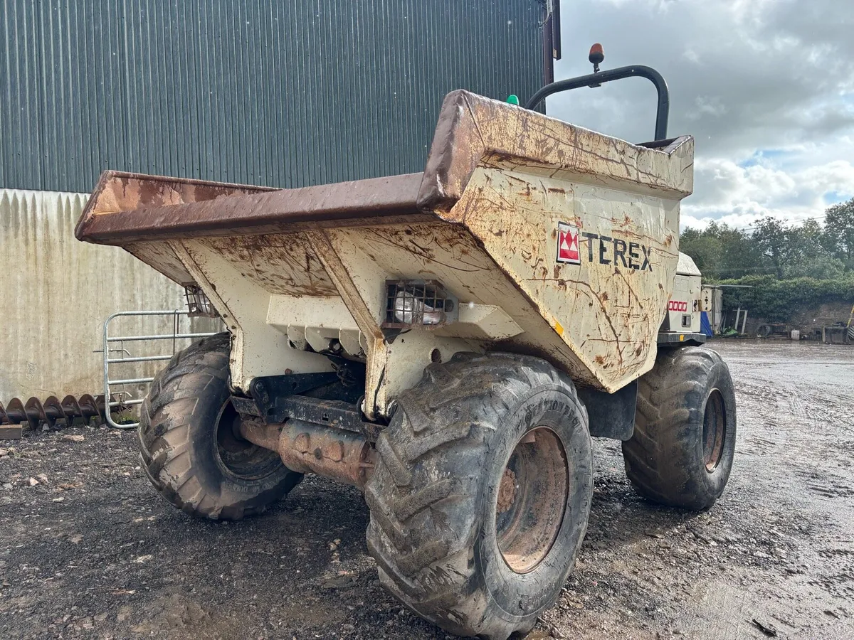 NO VAT Skip Dumper site - Image 1