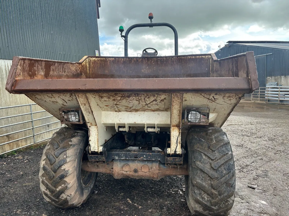 NO VAT Skip Dumper site - Image 3