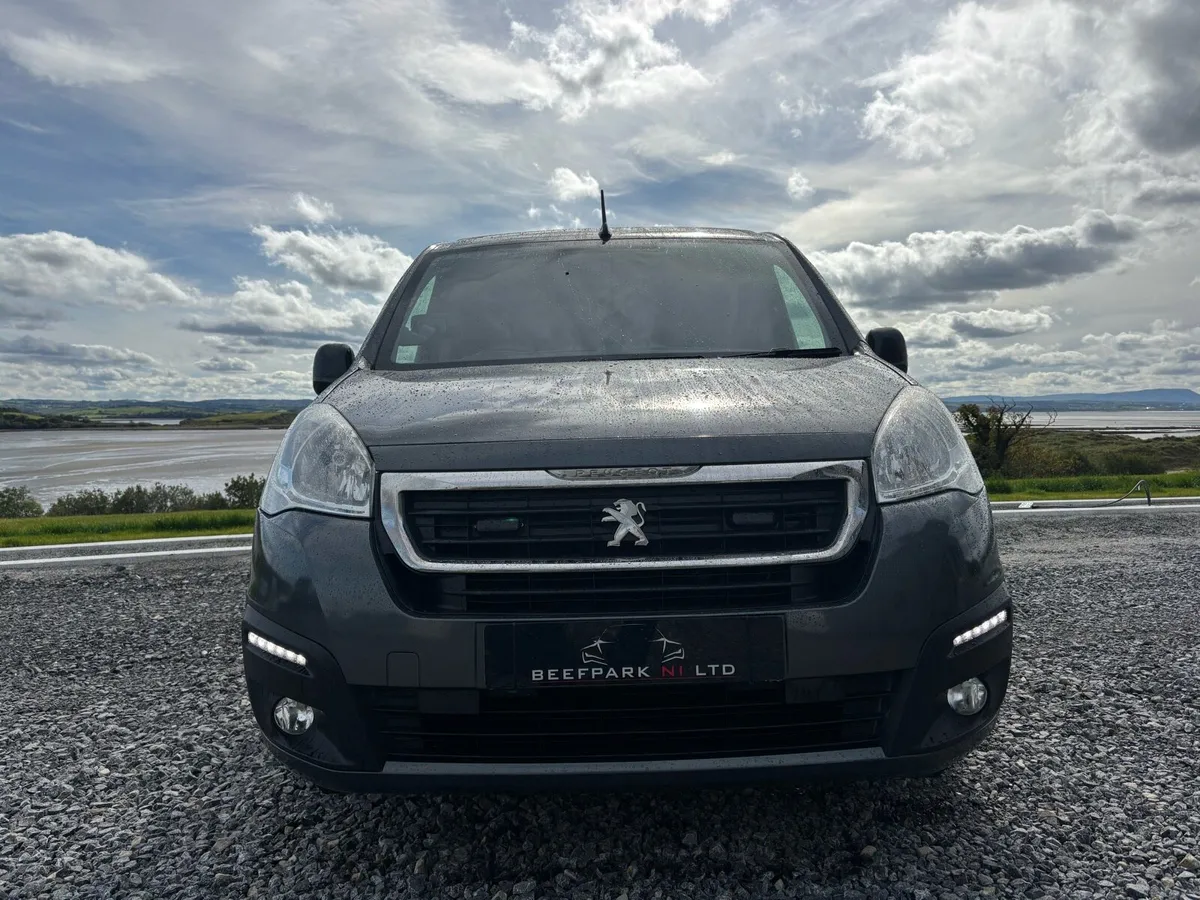 2017 Peugeot Partner 1.6 (100bhp) Look Pack - Image 2