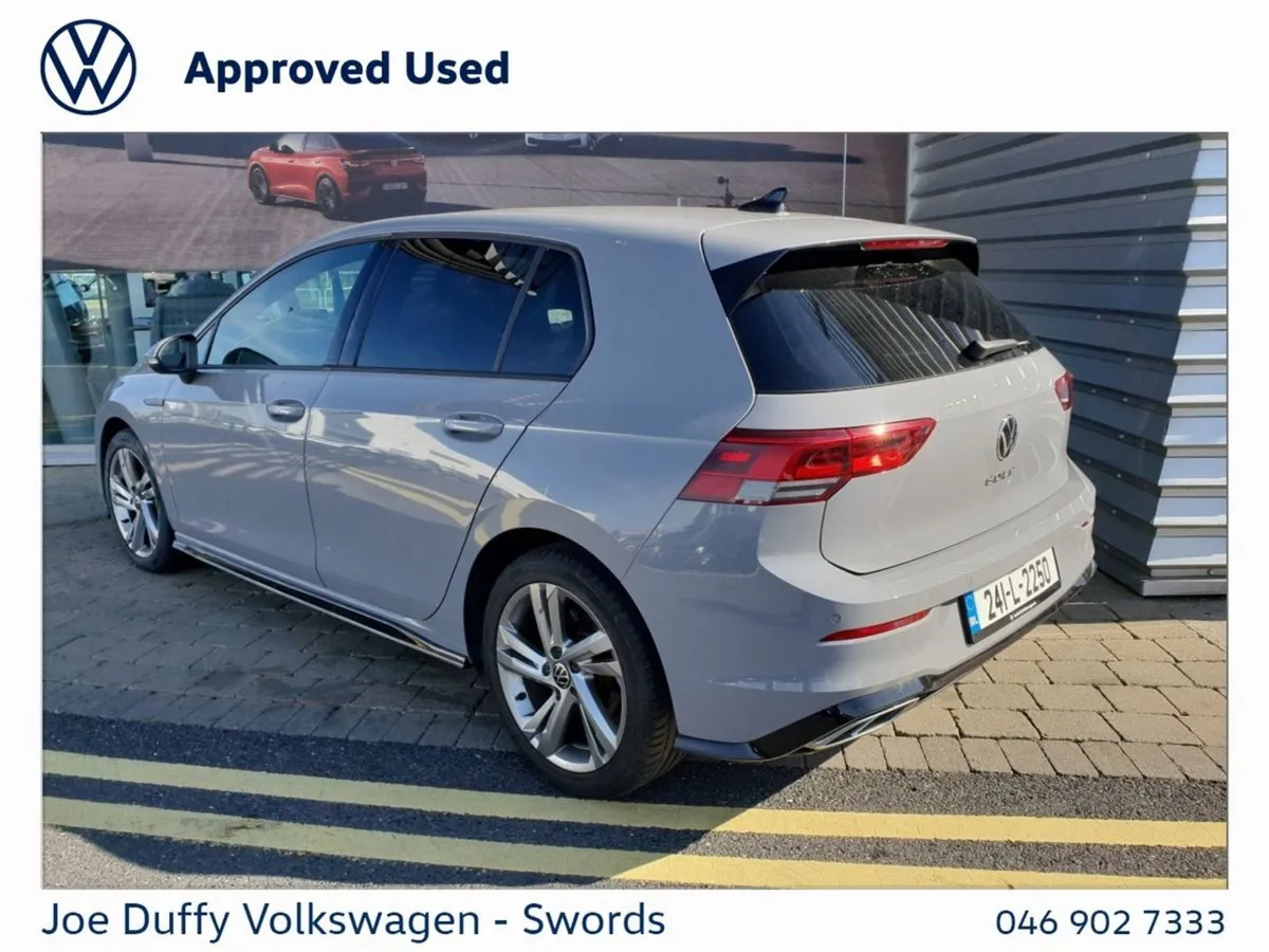 Volkswagen Golf 1.5 TSI 130HP R-line - Image 4
