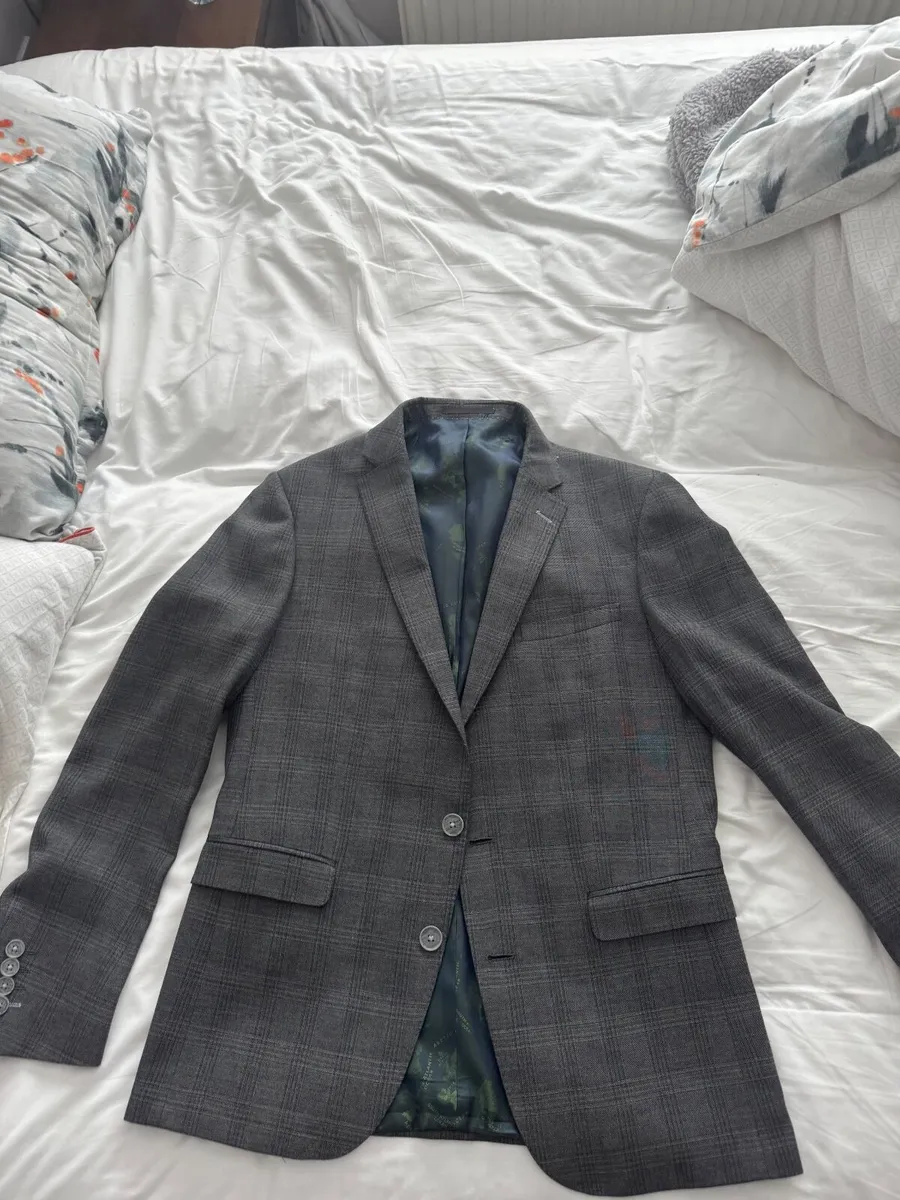 Remus Omus men’s suit 3 pieces - Image 3