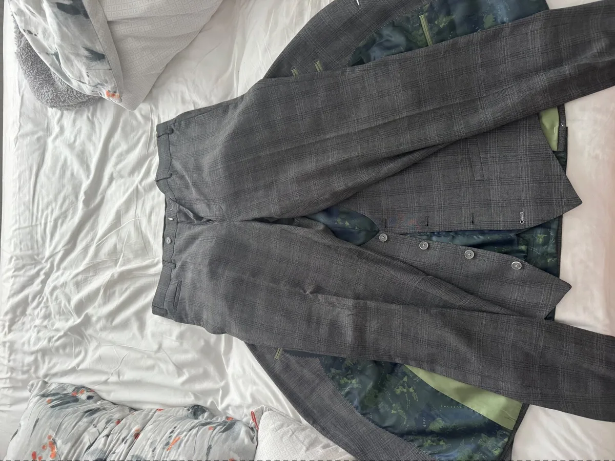 Remus Omus men’s suit 3 pieces - Image 4