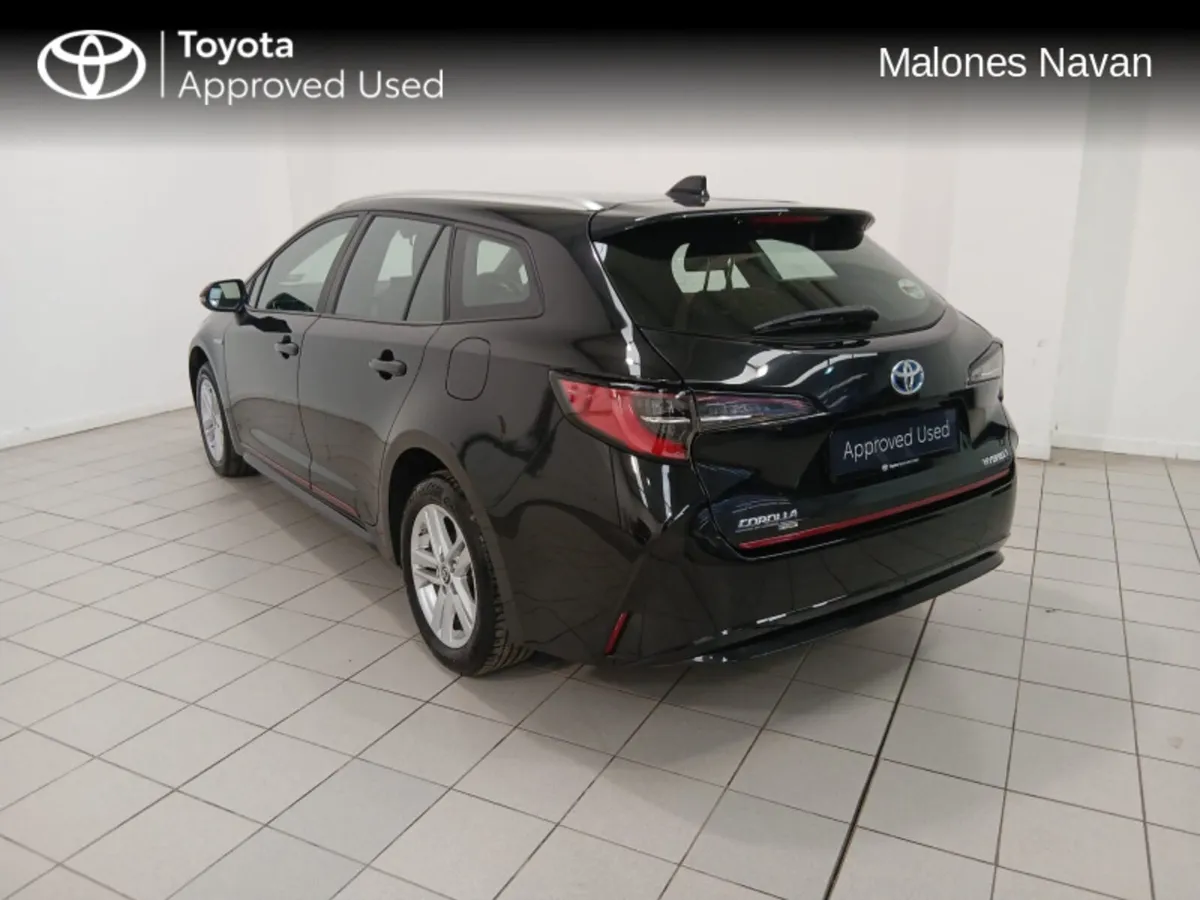 Toyota Corolla HYB 1.8 LUNA TS 4DR AUTO - Image 2