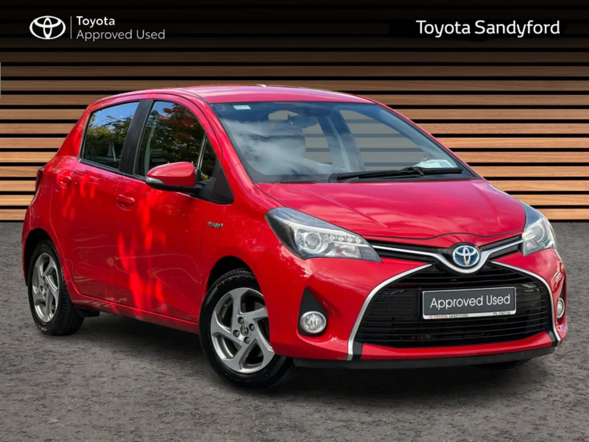 Toyota Yaris HYBRID LUXURY // REAR CAMERA // SAT-N - Image 1