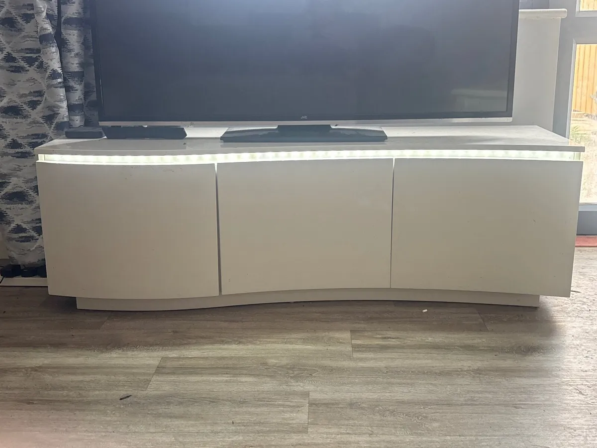 Tv unit - Image 1
