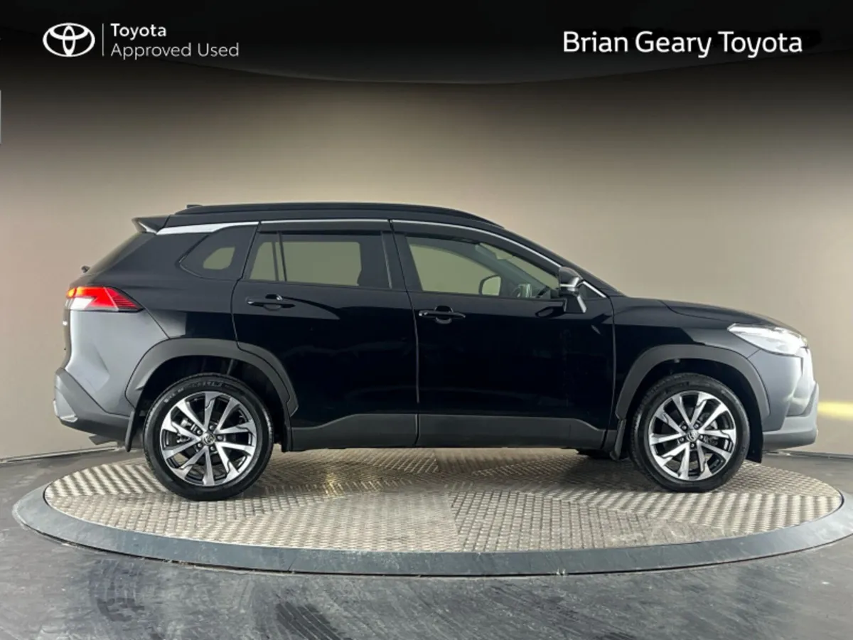 Toyota Corolla Cross HYBRID SPORT - Image 3