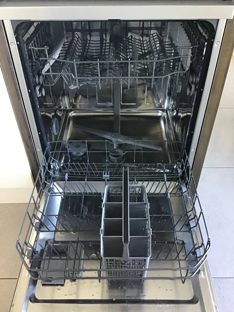 Dishwasher - Image 2