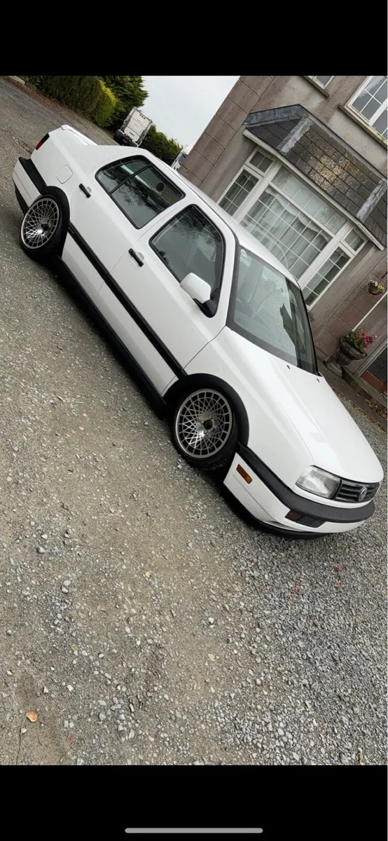 Volkswagen vento - Image 1
