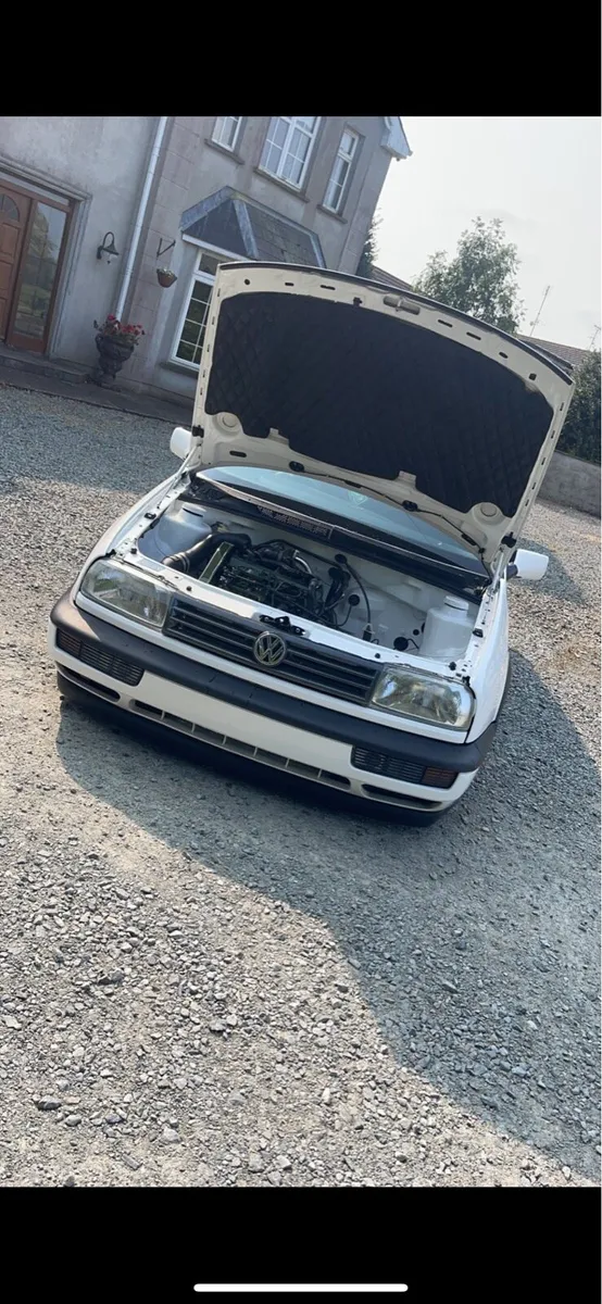 Volkswagen vento - Image 4