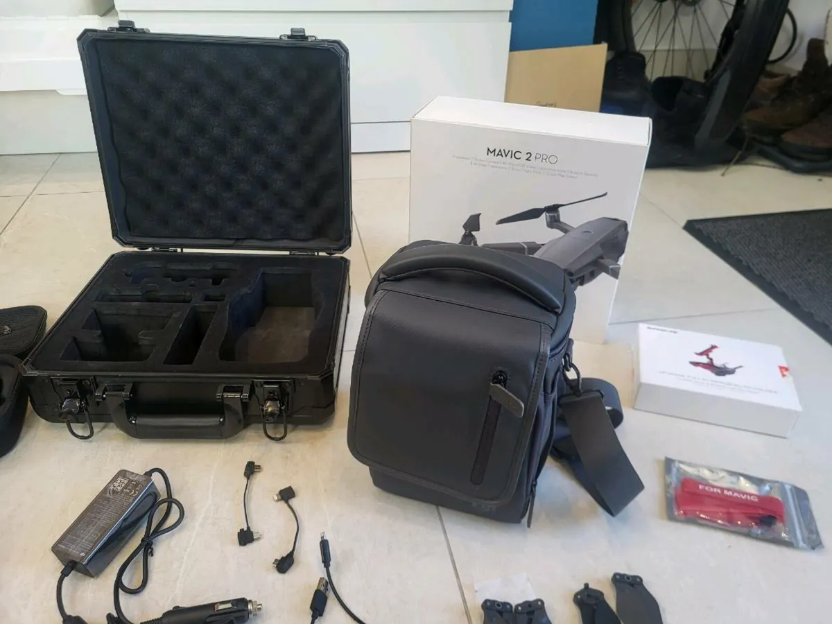 DJI MAVIC 2 PRO + FLY MORE KIT - Image 2