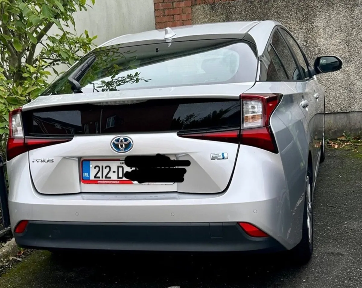 Toyota Prius 2021 - Image 1