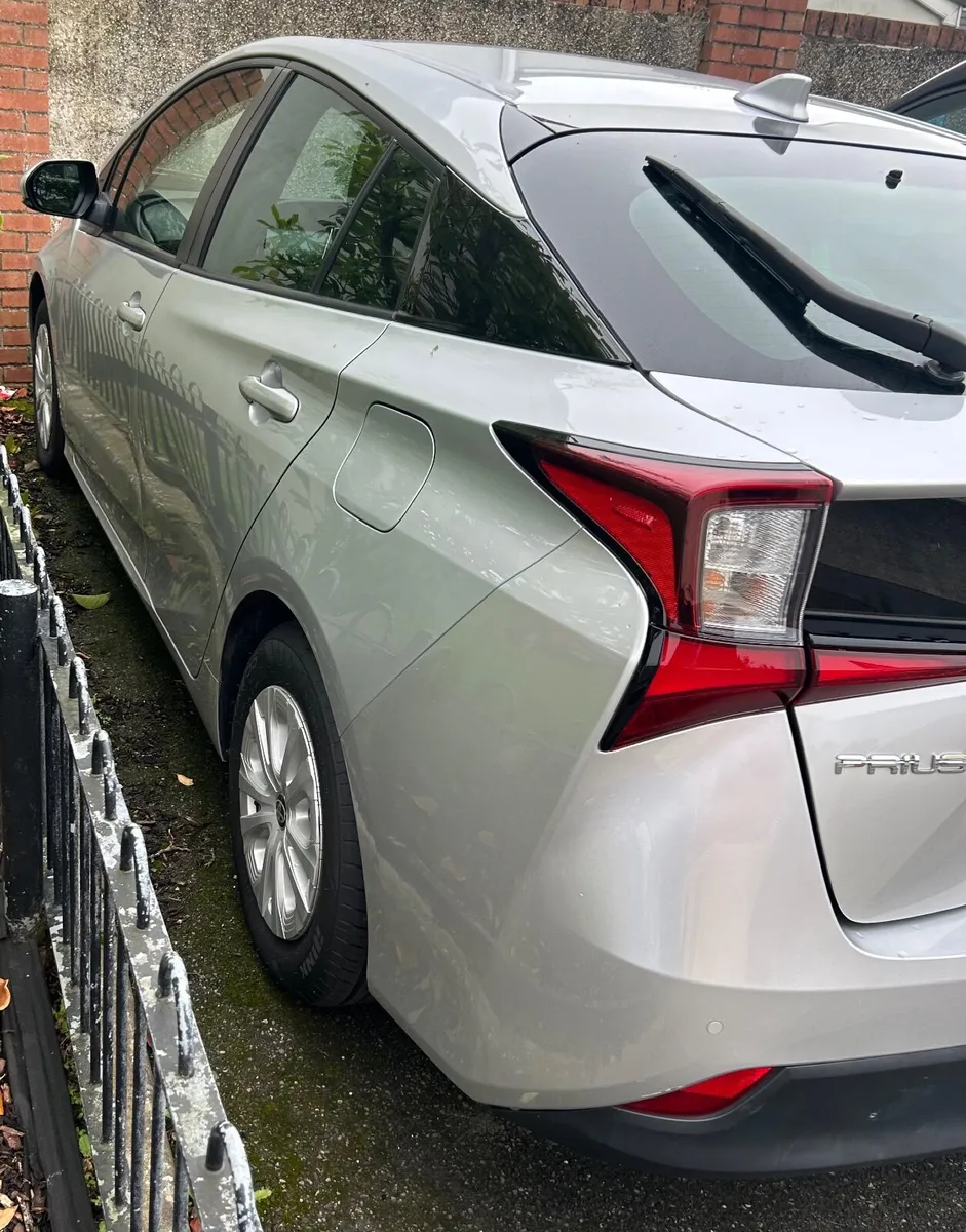Toyota Prius 2021 - Image 3